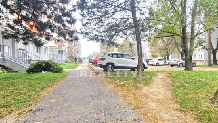 Na predaj 4 izbový byt 82 m2, vo výbornej lokalite Piešťan