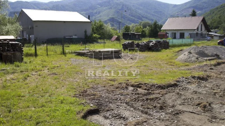 Na predaj je stavebný pozemok o výmere 754 m2
