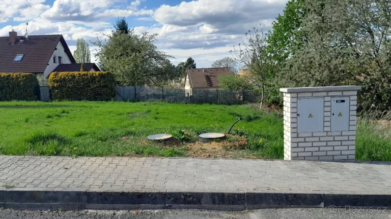 Stavebni pozemek Praha-vychod, projekt, sítě, SP