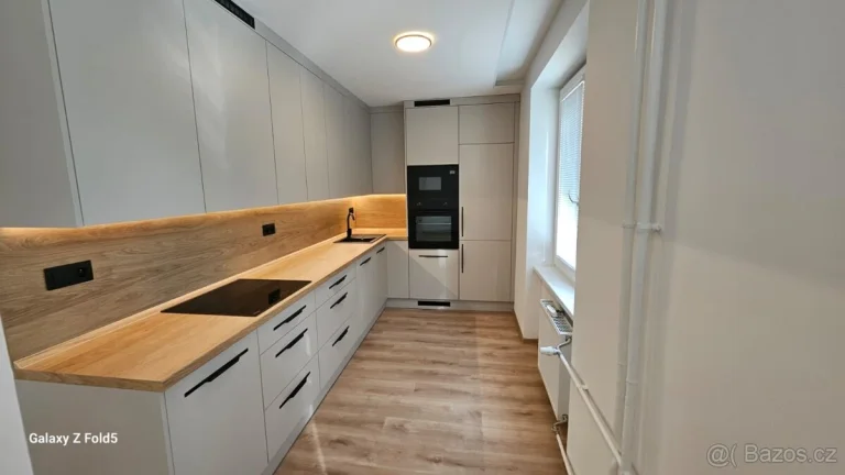 Pronájem luxusně zrekonstruovaného bytu 2+1 v Mostě