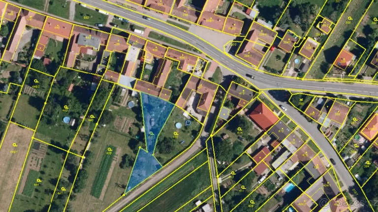 Prodej RD s hospodářskými budovami Moravské Knínice 1534 m2