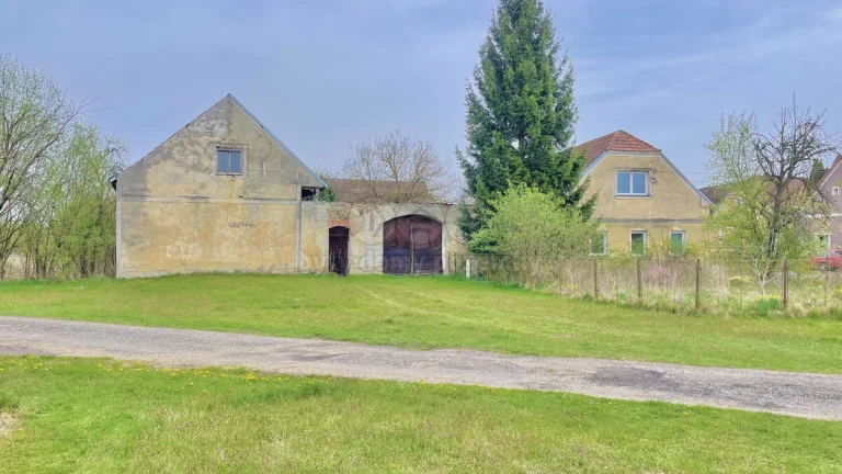 Prodej rodinného domu, 2825 m², Doňov