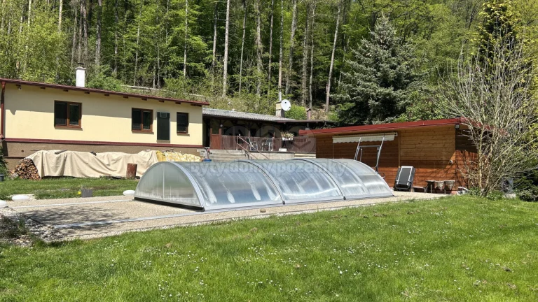 Prodej chalupy, 1047 m², Perštejn