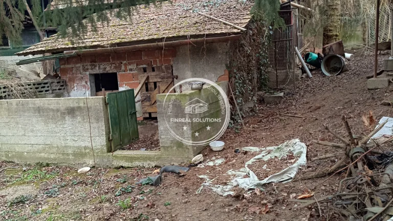 Stavebný pozemok v intraviláne obce – 1 600 m²