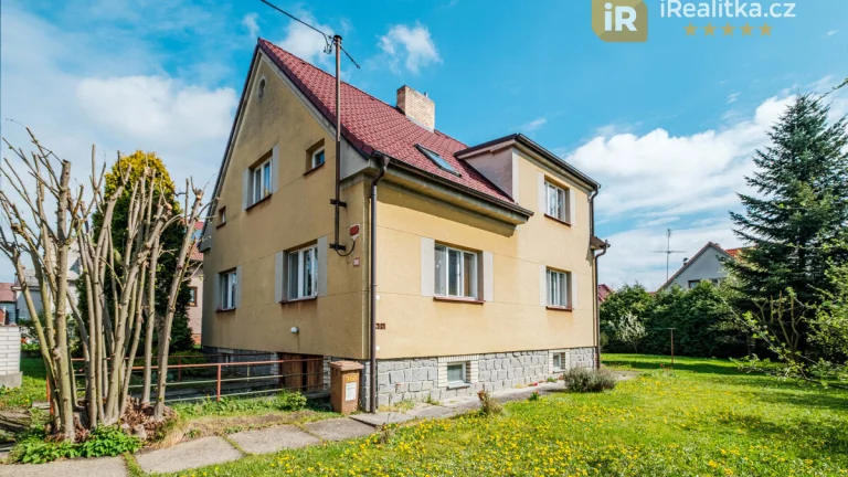 Prodej velkého domu s garáží a zahradou, 850 m2 - Tábor