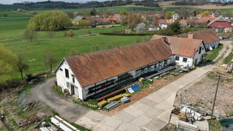 Prodej skladu s pozemkem - 3526 m2 - Budíškovice - Ostojkovi