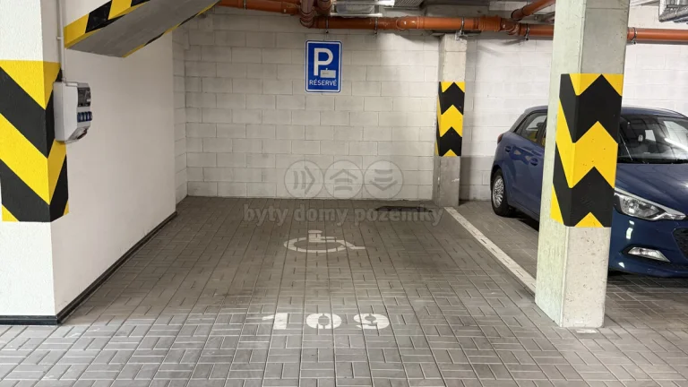 Prodej garážového stání v Pardubicích, ul. Východní