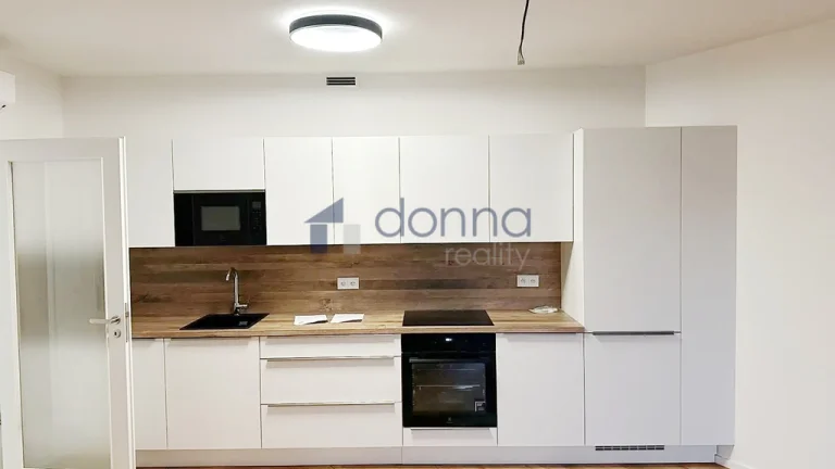 Pronájem bytu 2+kk/B, 66m², ul. Ramonova, Praha 10 - Strašni