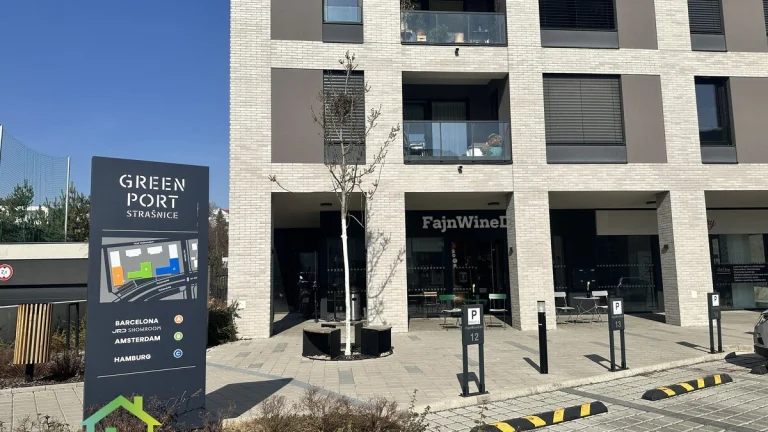 Pronájem vybavené prodejny delikates 66m2, Praha, ul. Počern