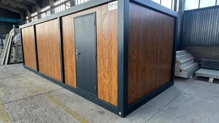 Obytný kontejner PMP o rozměru 3 x 8 m