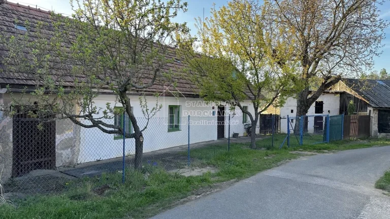 Rodinný dům k rekonstrukci, obec Otročiněves, 6 km od Beroun