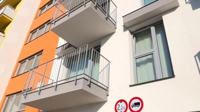 Parkovacie státie v podzemnej garáži - Vonkajší rad Sereď