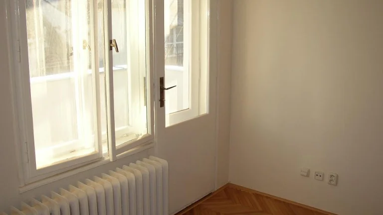 Pronájem 1+1, 30 m2 s terasou, Praha 2, Vinohrady