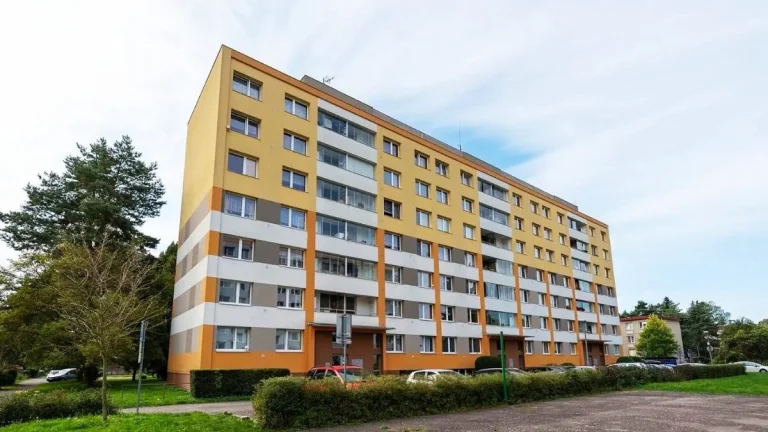 BYT 4+1 72M2 DVŮR KRÁLOVÉ NAD LABEM