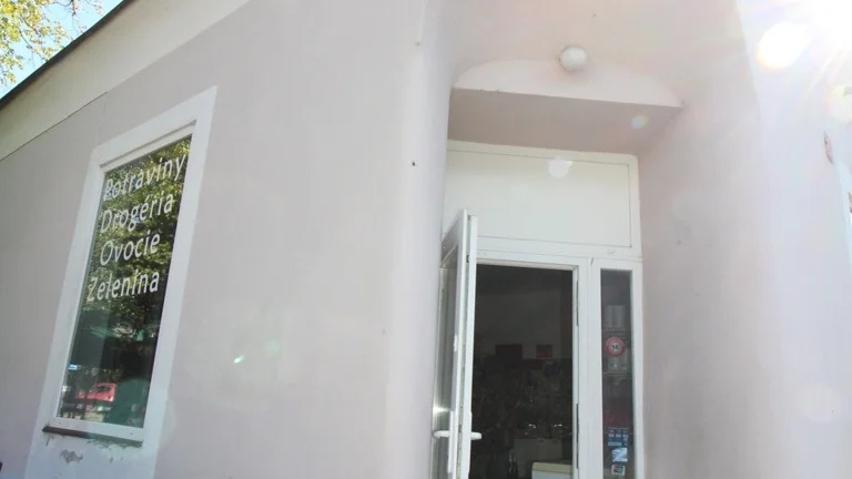 Investičná budova /131 m2/ v centre obce Varín - Žilina