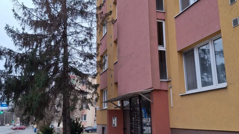 2 izbový , Obr. mieru, sidl.II, Prešov, 54 m2, loggia, 1/8