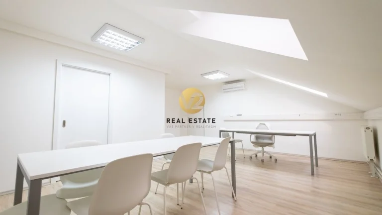 Prenájom – Kancelárske priestory (120m2) s parkovaním – Nitr