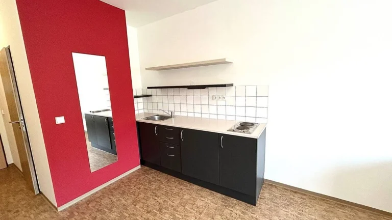 krásný byt 2+kk 38m2 v ul. Křížová, Praha - Smíchov