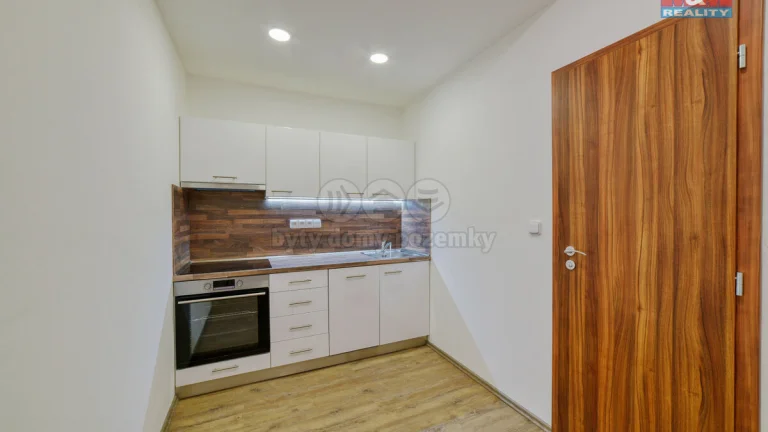 Pronájem bytu 2+kk, 39 m², Františkovy Lázně, ul. Národní