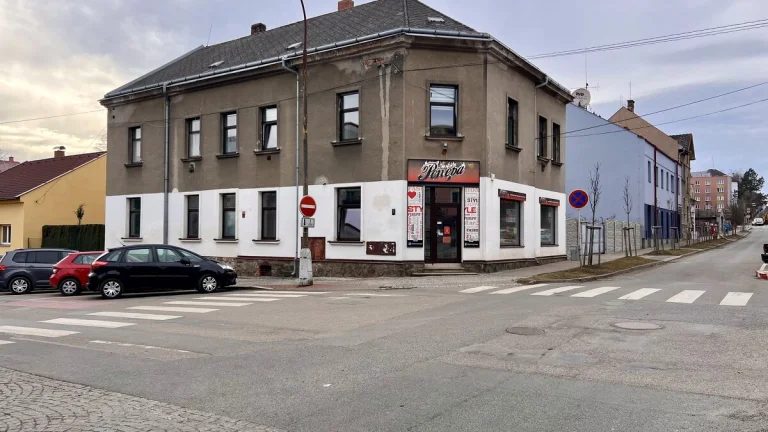 Dlouhodobý pronájem komerčních prostor – Beckovského 2176, H