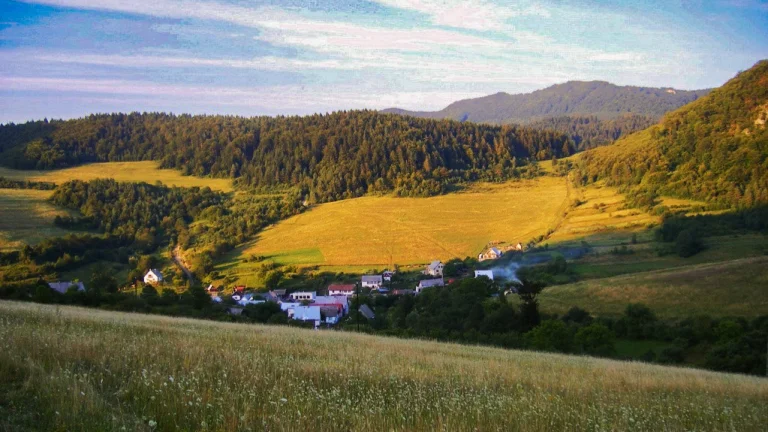 Pozemok s krásnym výhľadom nad obcou Záskalie