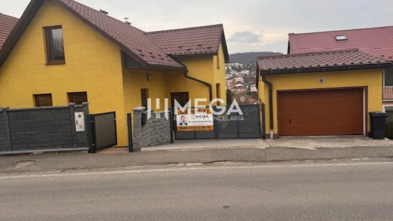 Exkluzívne na predaj rodinný dom na Brestovskej ulici v Hume