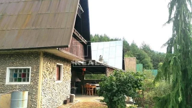 NA PREDAJ ZÁHRADNÁ CHATKA V ILIAVKE S POZEMKOM 381 M2.
