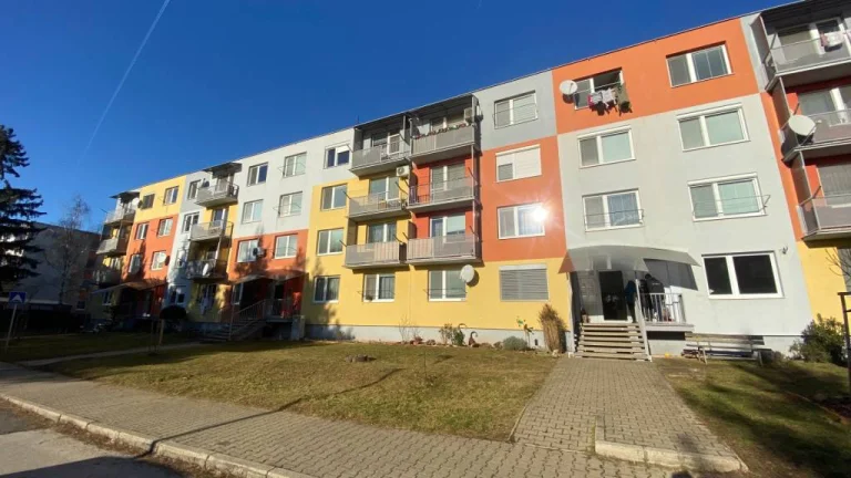 Veľký 2 izbový byt po rekonštrukcii, Dlhá ul., Lipník, Tlmač