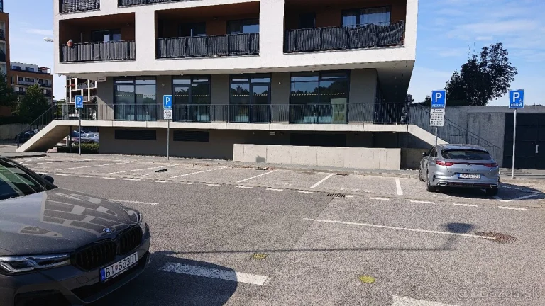 Parkovacie miesto