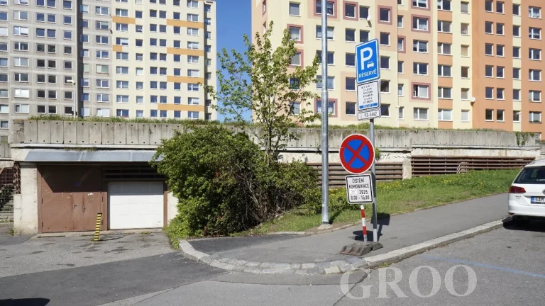 Pronájem garážového stání na Jarově, Praha 3