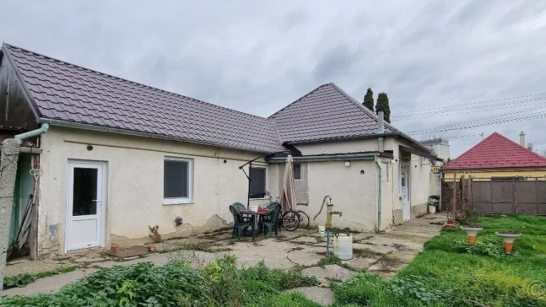 Na predaj 4 izbový rodinný dom v Sládkovičove.
