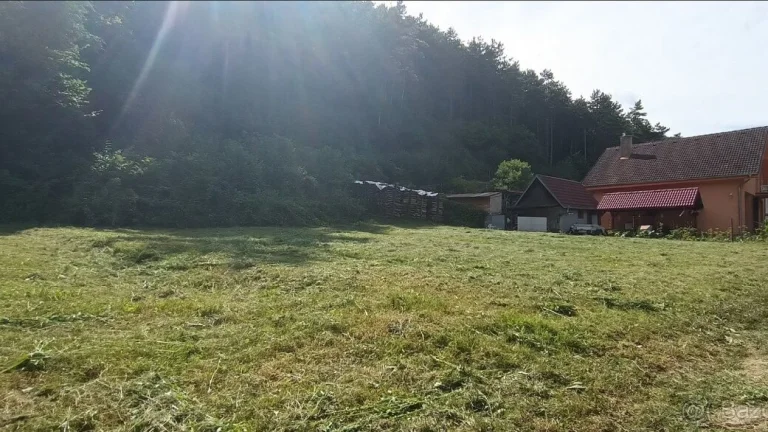 Predaj Pozemku v Obci Modrová za skvelú cenu
