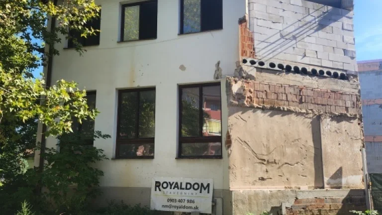 Komerčné priestory v centre na predaj, NMn/V - Hurbanova ul.