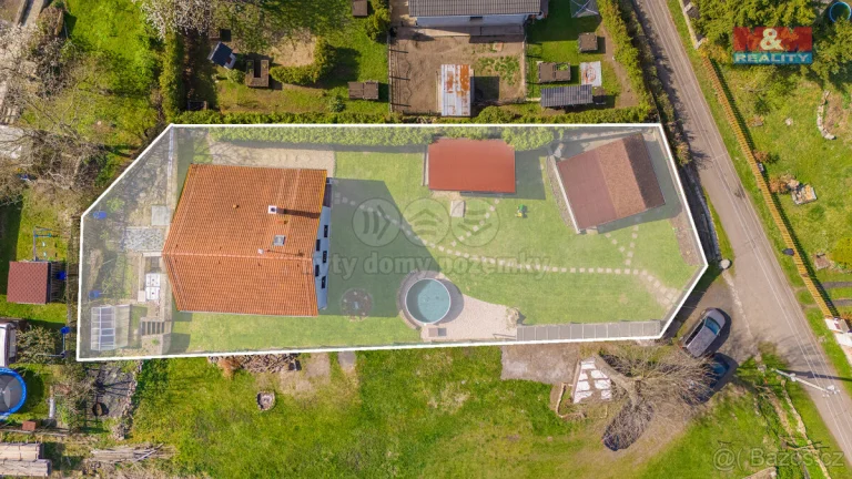 Prodej rodinného domu, 182 m², Žežice
