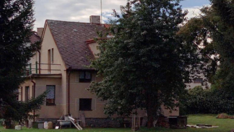 rod.dům se zahradou, Březnice, ID 7235e 2705