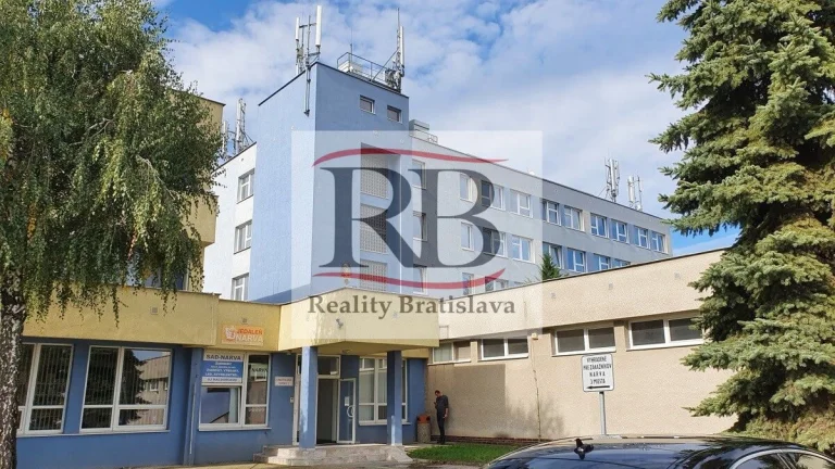 Prenájom kancelárskych a prevádzkových priestorov s parkovan