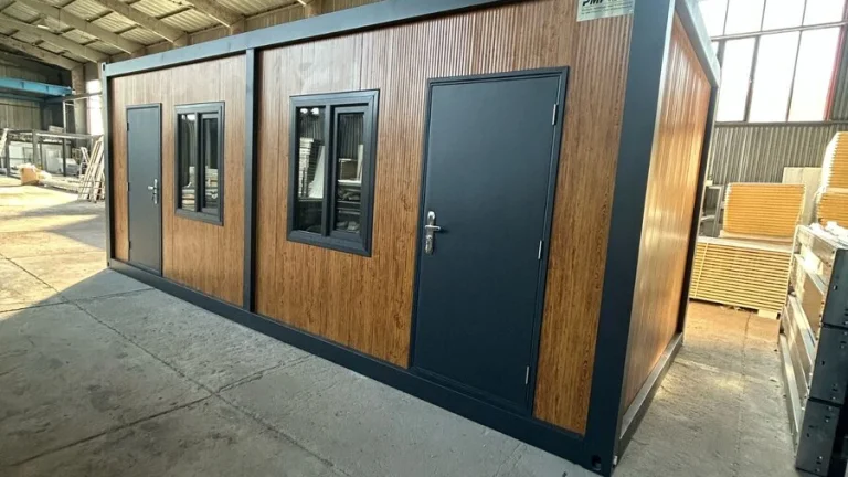 Obytný kontejner PMP o rozměru 3 x 7 m