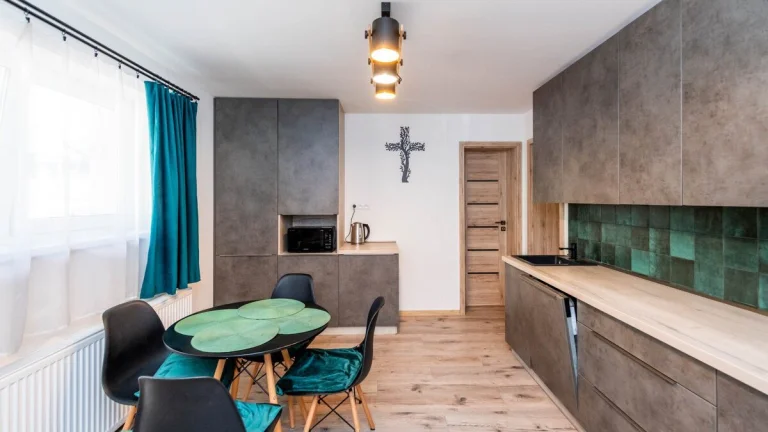 Na predaj dvojpodlažný RD po modernej rekonštrukcii, veľký p