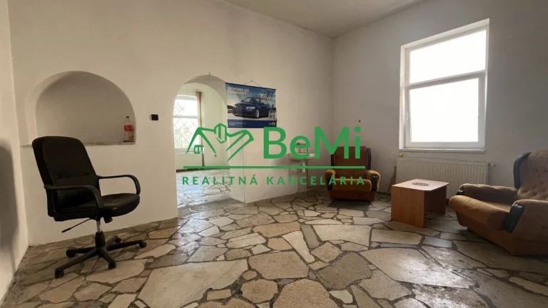 Predaj rodinný dom /komerčný objekt/ - Levice (052-15-MIJK)