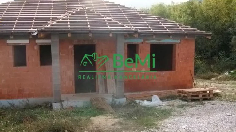 POSLEDNÝ 5 izbový rodinný dom PRI LESE: Novostavba Malý Lapá