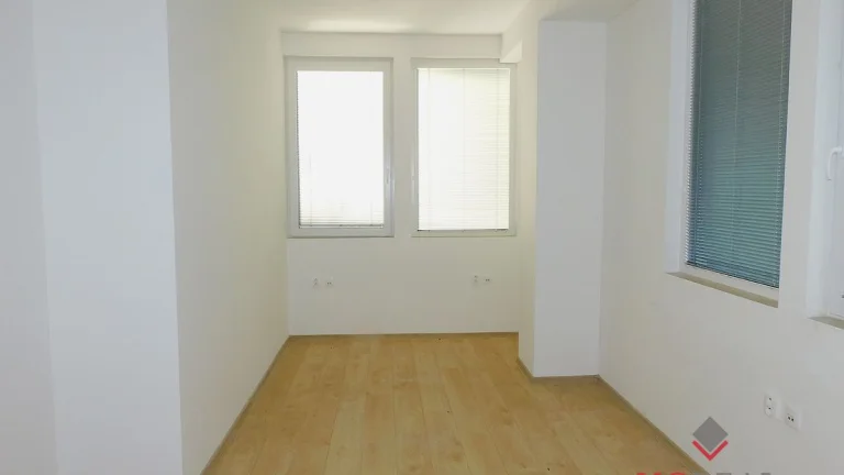 Na prenájom kancelárie od 13 do 18 m² v priemyselnej časti T