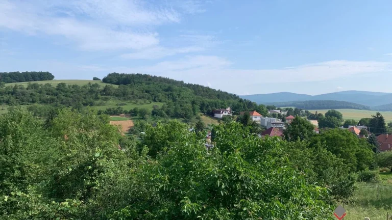 Na predaj dvojgeneračný 6 i RD vo V. Kršteňanoch