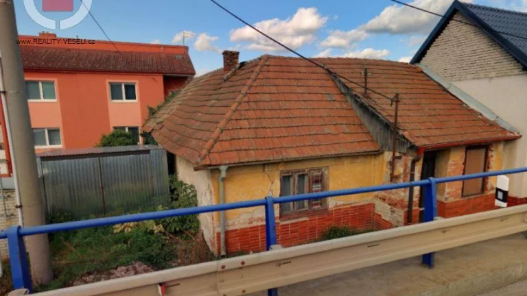 Prodej RD ve Veselí n M., pozemek 174 m2