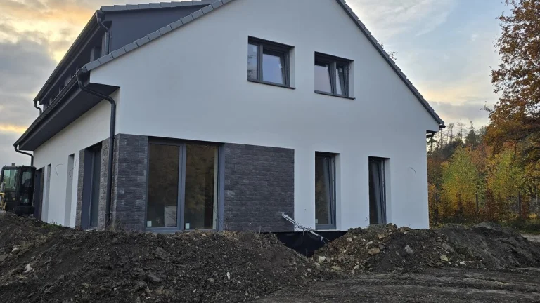 Prodej rodinného domu 150 m2, 5+kk, pozemek 400 m2, v obci D
