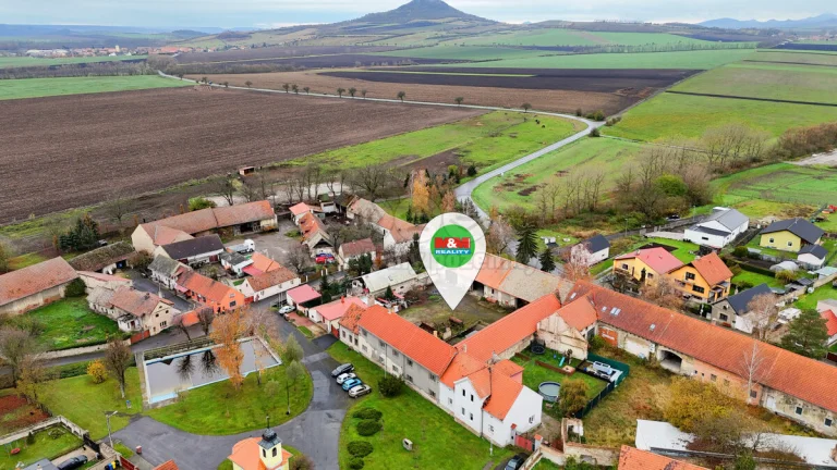 Prodej zemědělské usedlosti, 320 m², Černiv