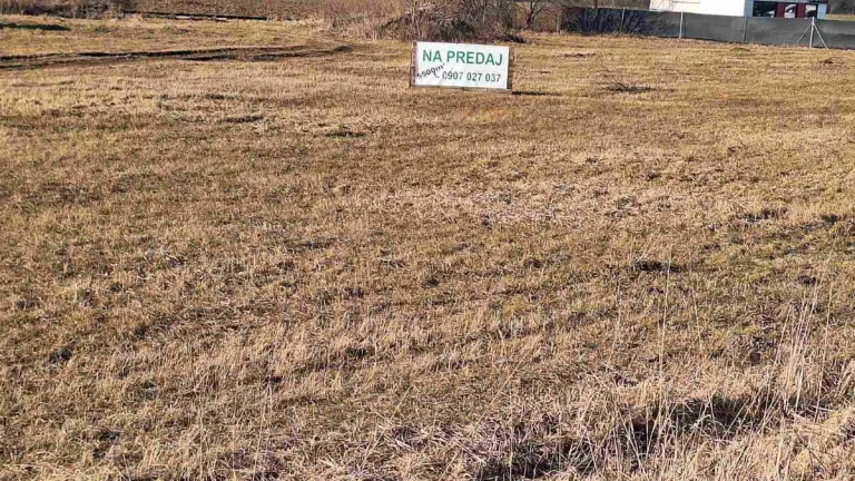 Pozemok Kapušany