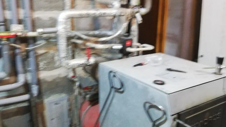 Predám kotol na tuhé palivo viadrus 26kw 5clankovi