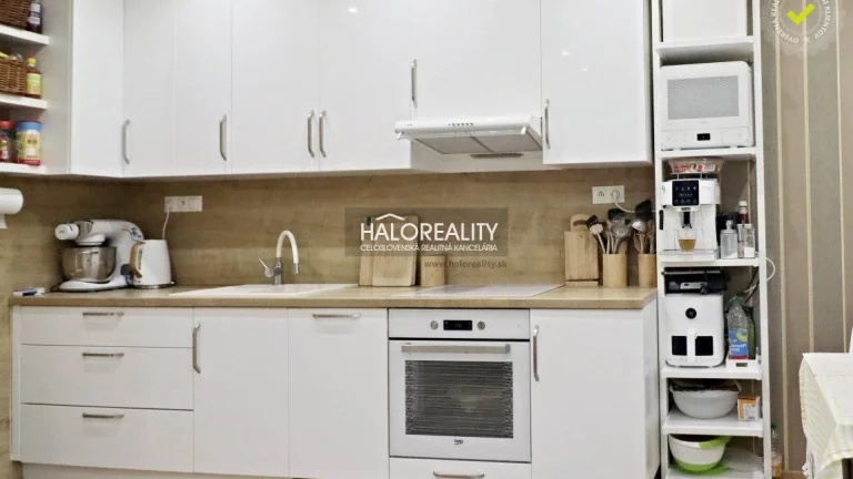 HALO reality - Predaj, trojizbový byt Bratislava Petržalka,