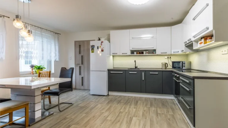 Prodej RD po celkové vnitřní rekonstrukci, Kladno