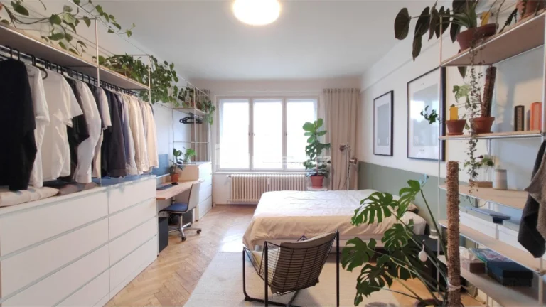 Pronájem světlého 1+kk, 32m2, 5.patro (6NP) s výtahem, atrak